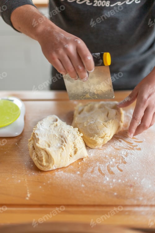 Preview: Shaping of a brioche dough