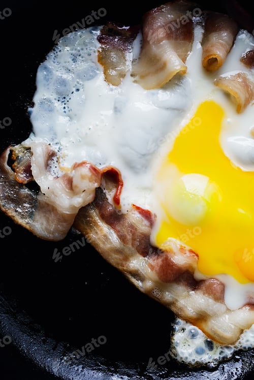 Preview: Fried eggs with bacon