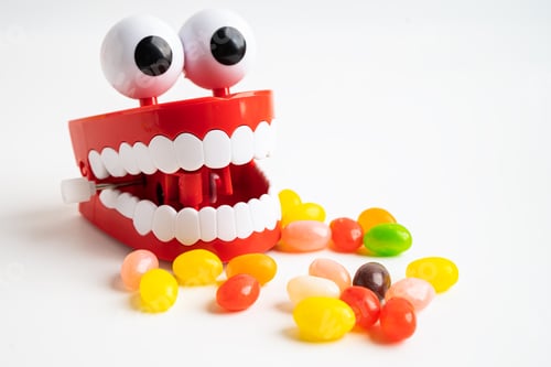 Preview: Sweet food and candy It cause tooth decay and root inflammation.