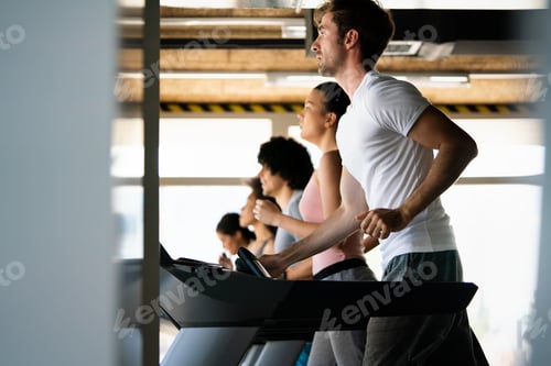 Preview: Picture of people running on treadmill in gym