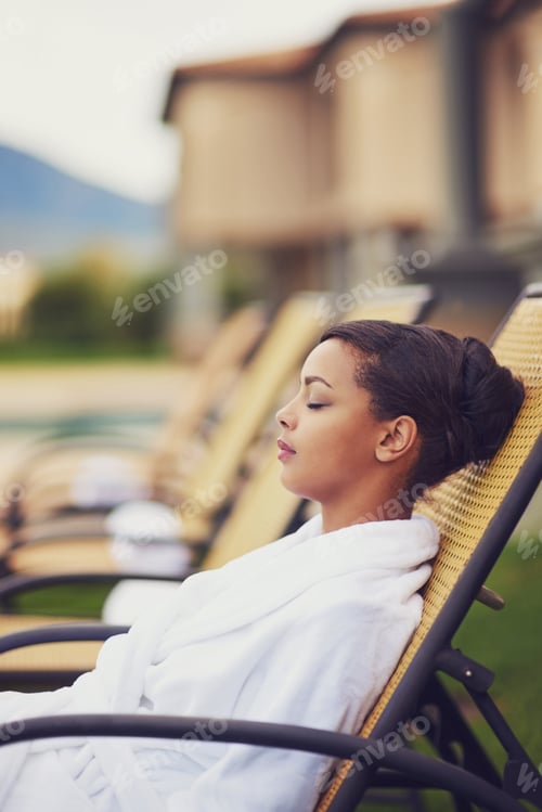 Preview: Theres no place like alone