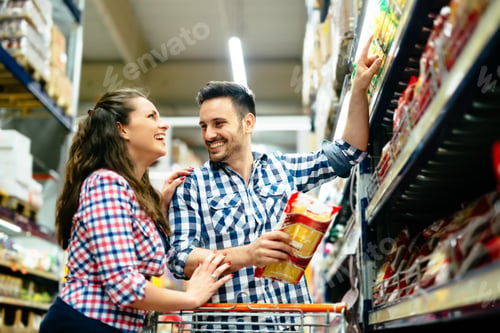 Preview: Couple shopping at supermarket