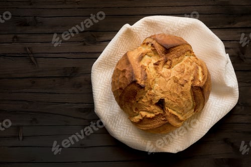 Preview: Bread on wood