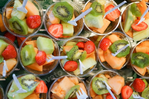 Fresh Fruit Salad Cups with Kiwi and Strawberries