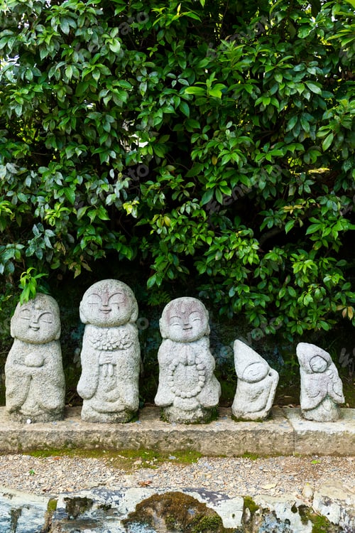 Preview: Japanese statue