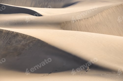 Preview: Landscape photo of desert and sand dunes