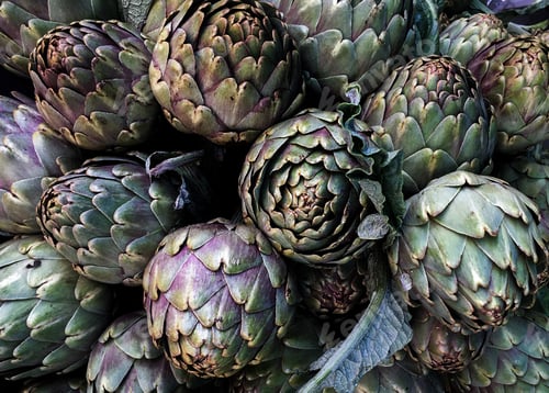 Preview: Artichokes on farmers market in the south of Mediterranean