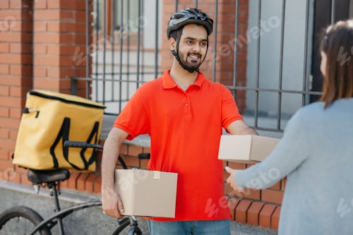 Preview: Fast eco service and delivery of parcels to home