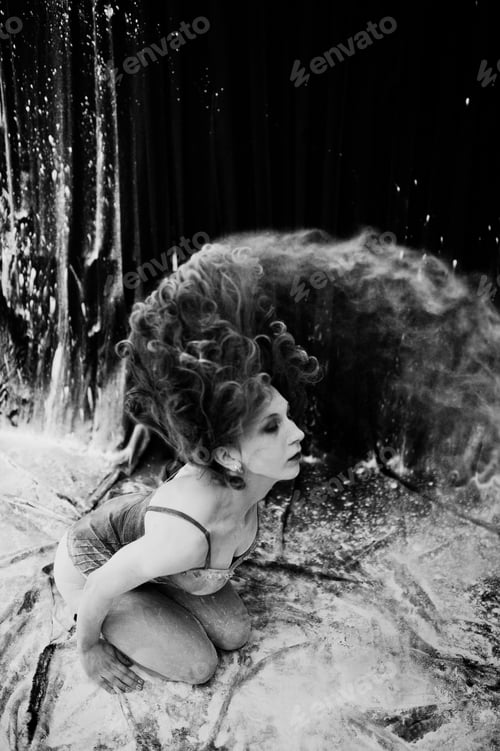 Preview: Girl dancer