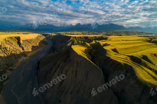 Preview: River in valley