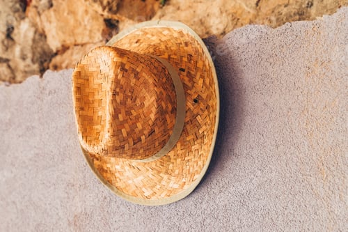 Preview: Farmer's straw hat as a wall decor on farm