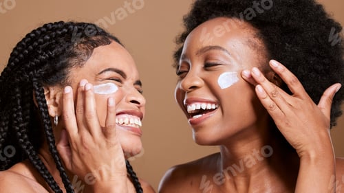 Preview: Black woman, cream and skincare with friends support, love and beauty together in studio for cosmet