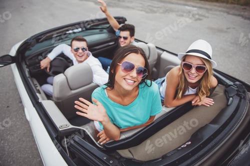 Preview: Friends in cabriolet