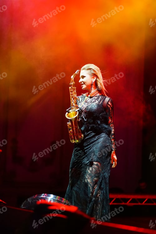 Preview: Woman with Saxophone in Concert
