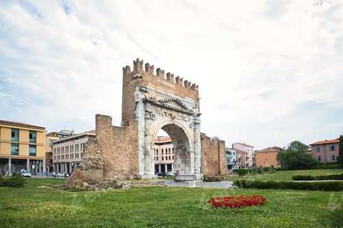 Preview: Ancient Romance arch of August oa Rimini