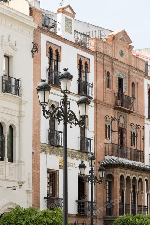 Preview: traditional multi-storey residential buildings in Seville