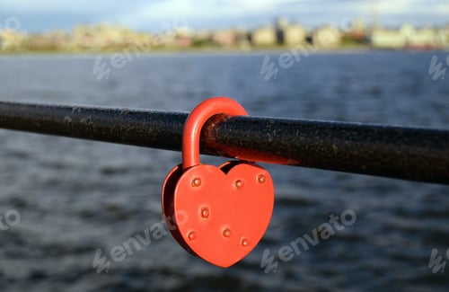 Preview: Heart shapeed lock - a symbol of love on the embankment