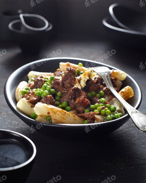 Preview: Pasta dish with meat and peas
