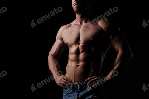 Preview: Shirtless bodybuilder