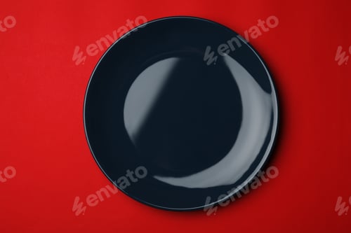 Preview: Clean empty plate on color background, top view