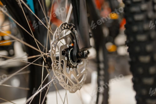 Preview: Mountain bicycle, sports shop, focus on disc brake