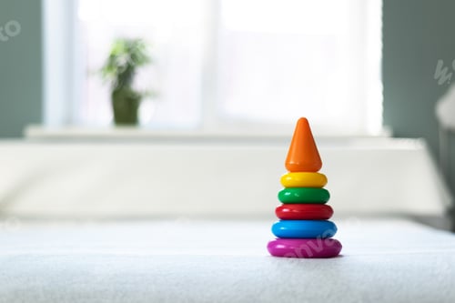 Preview: Multi-colored plastic pyramid