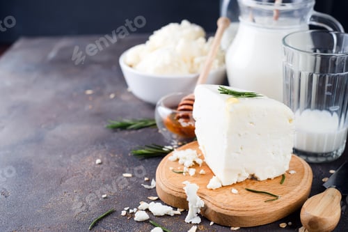 Preview: Creamy White Cheese Wedge with Milk and Honey