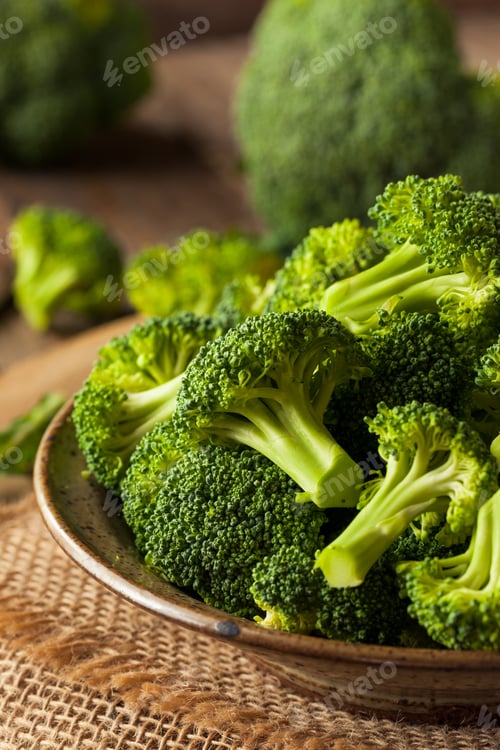 Preview: Healthy Green Organic Raw Broccoli Florets