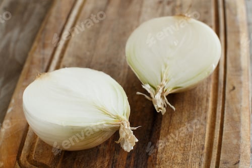 Preview: Fresh raw white onion