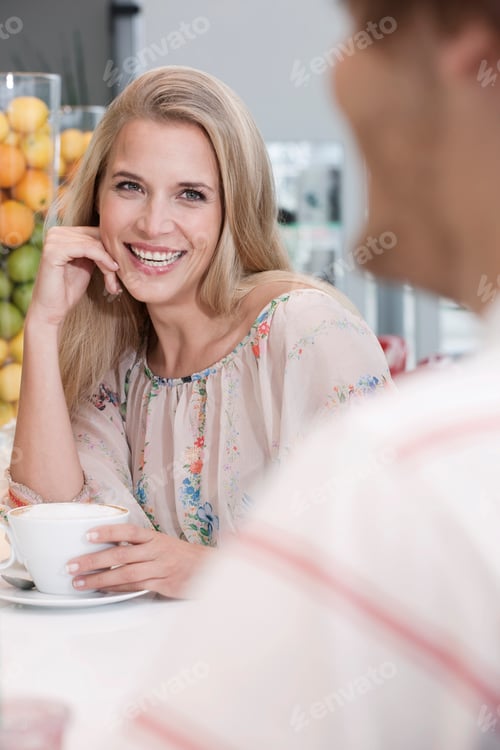Preview: Germany, Cologne, Couple in cafe, smiling, portait