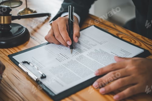 Preview: Lawyers give advice about judgment, agreements, justice Customer