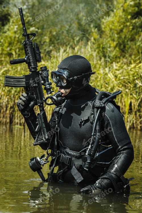 Preview: Frogman with weapons