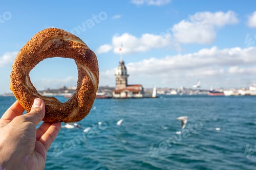 Preview: Maiden Tower (Kiz Kulesi) and Turkish bagel, Istanbul / Turkey
