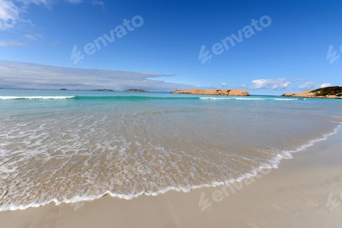 Preview: Idyllic scene with white sand and clear turquoise water, view to horizon at Twilight Beach, WA