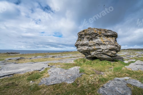 Preview: Glacial erratic boulder