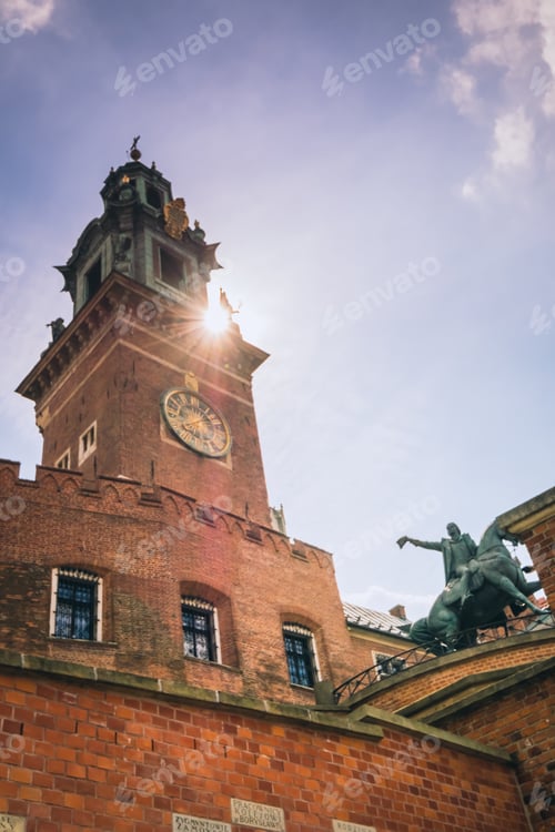 Vista previa: Histórica ciudad de Cracovia en Polonia, famosa entre los turistas Castillo de Wawel