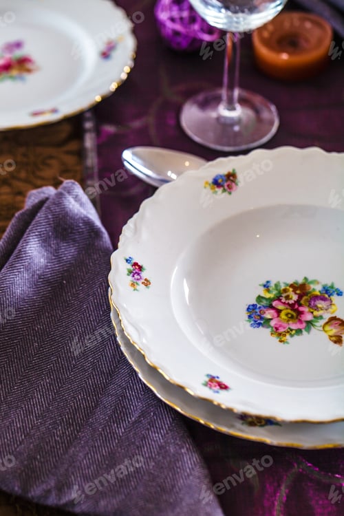 Preview: Table setting