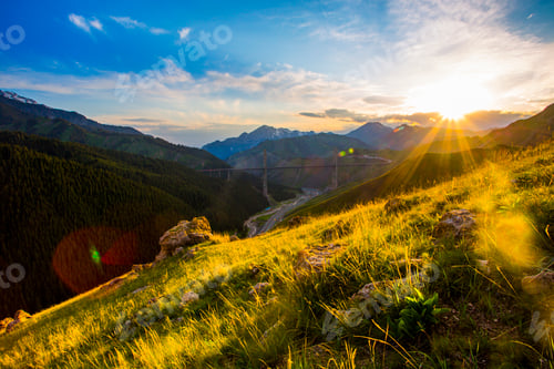 Preview: Sunrise on top of mountain