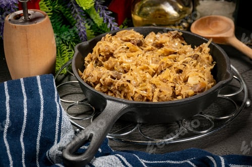 Preview: Lenten sauerkraut with mushrooms.
