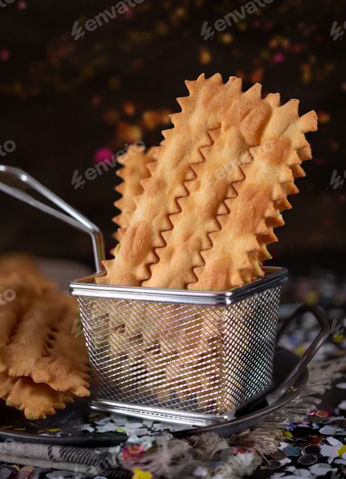 Preview: chiacchiere Carnival frappe and icing sugar