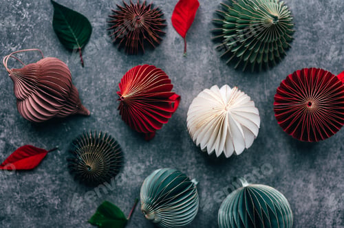 Preview: Trendy paper Christmas tree baubles