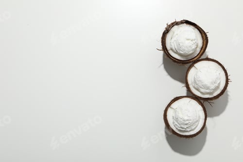 Preview: Summer dessert - ice cream, ice cream with coconut
