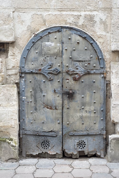 Preview: Old iron door