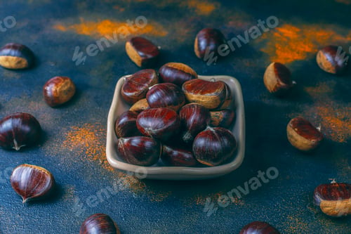 Preview: Fresh organic chestnuts.