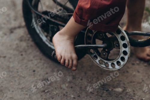 Preview: Riding bicycle
