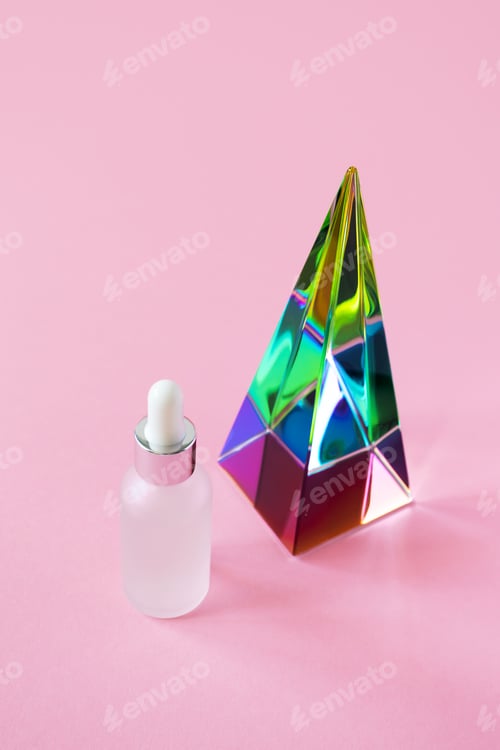 Preview: Serum jar with pipette mockup and glass pyramid prism on pink background