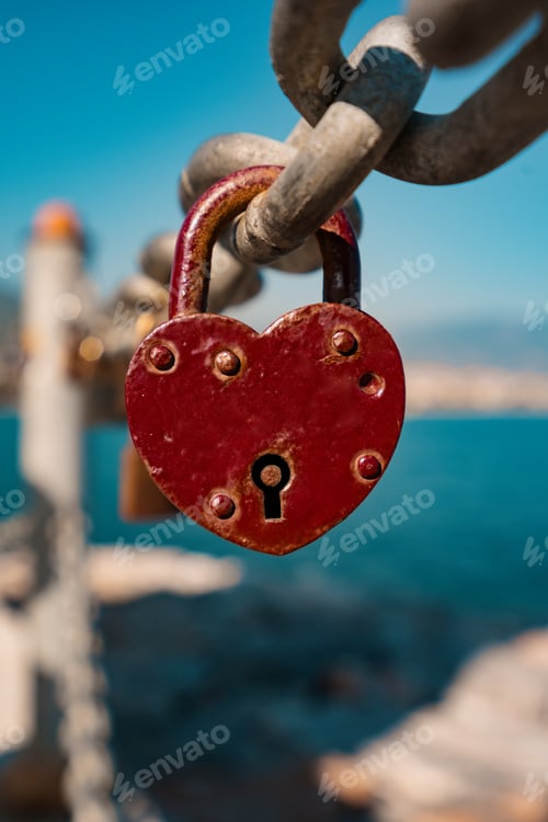 Preview: Heart lock on sea background