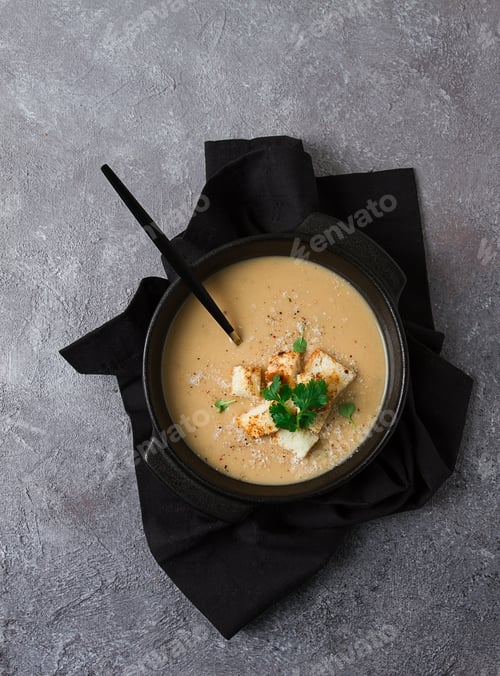 Preview: cream soup, mashed soup, beige, mushroom, onion, cauliflower, vegetarian soup,
