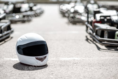 Preview: Protective helmet on the go-kart track