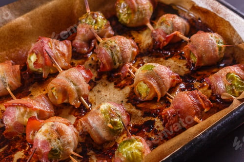 Preview: fresh green Brussels sprouts wrapped in fragrant smoked bacon